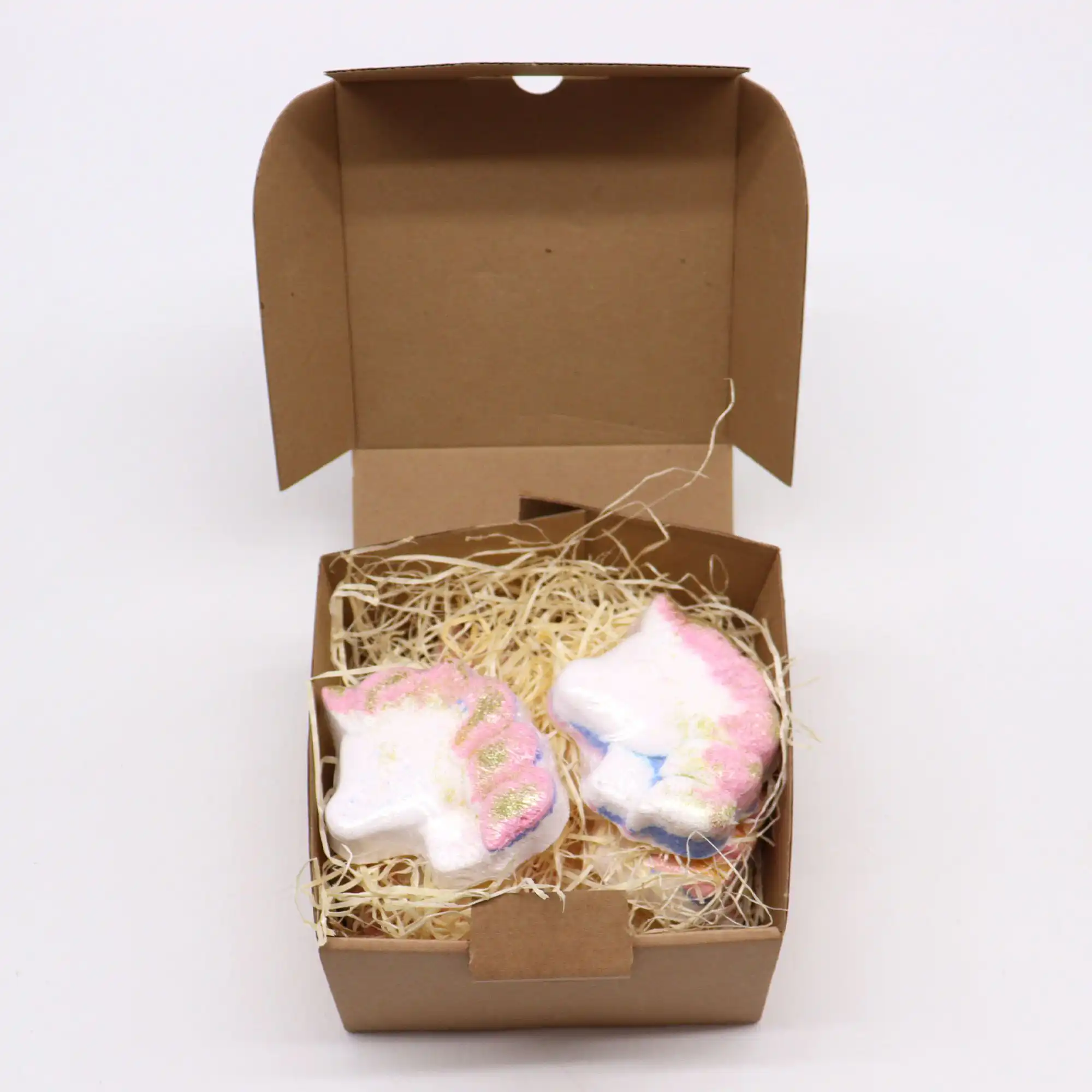 Unicorn Bathbomb 100g | www.artisangoods.co.uk 4 Unicorn Bathbomb 100g | www.artisangoods.co.uk 3
