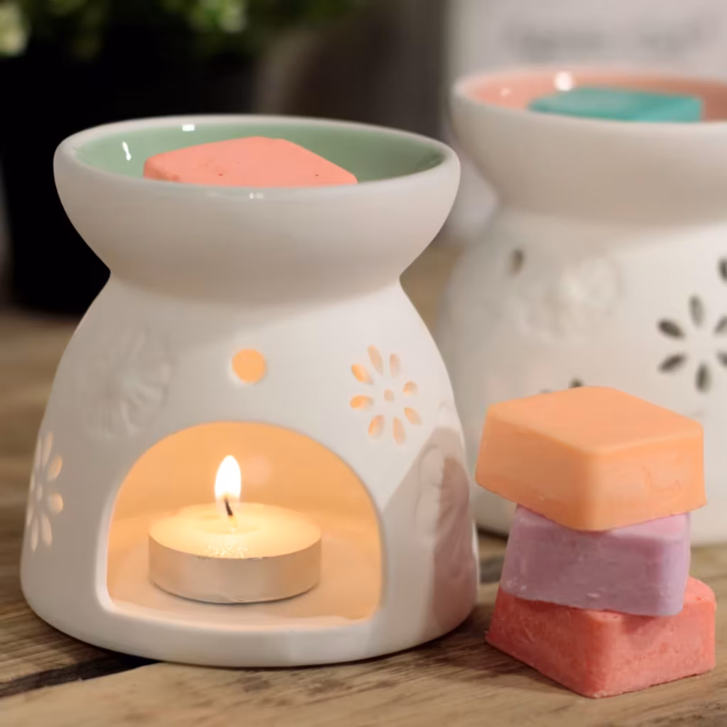 Wax Melter with Four Soy Wax Melts | www.artisangoods.co.uk 12