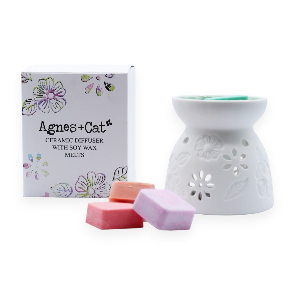 Wax Melter with Four Soy Wax Melts | www.artisangoods.co.uk