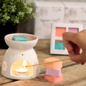 Wax Melter with Four Soy Wax Melts | www.artisangoods.co.uk 16