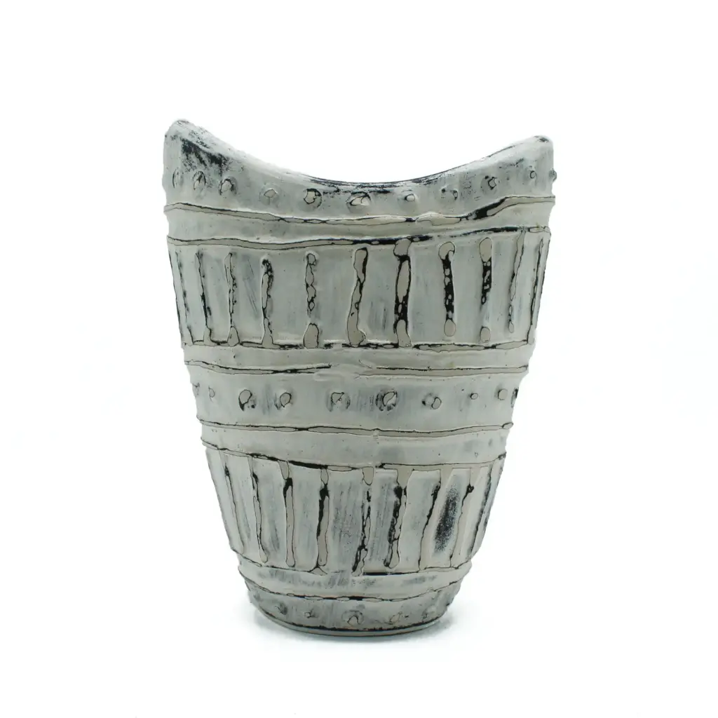 Wide Neck Shaped Vase – Cream 22cm | www.artisangoods.co.uk 3 Wide Neck Shaped Vase – Cream 22cm | www.artisangoods.co.uk 3