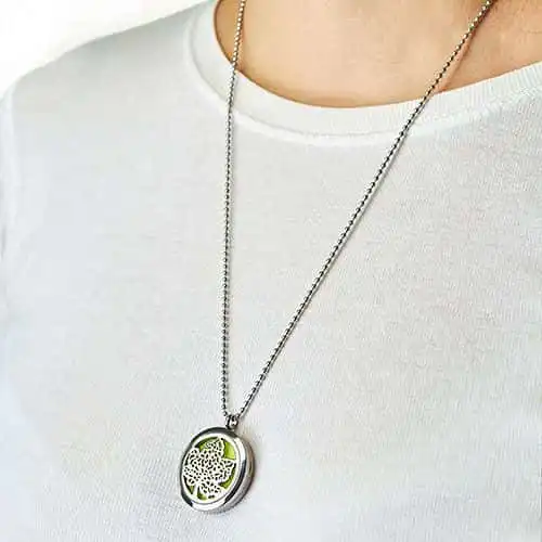 Aromatherapy Diffuser Necklace – Angel Wings 30mm | www.artisangoods.co.uk 6 Aromatherapy Diffuser Necklace – Angel Wings 30mm | www.artisangoods.co.uk 5