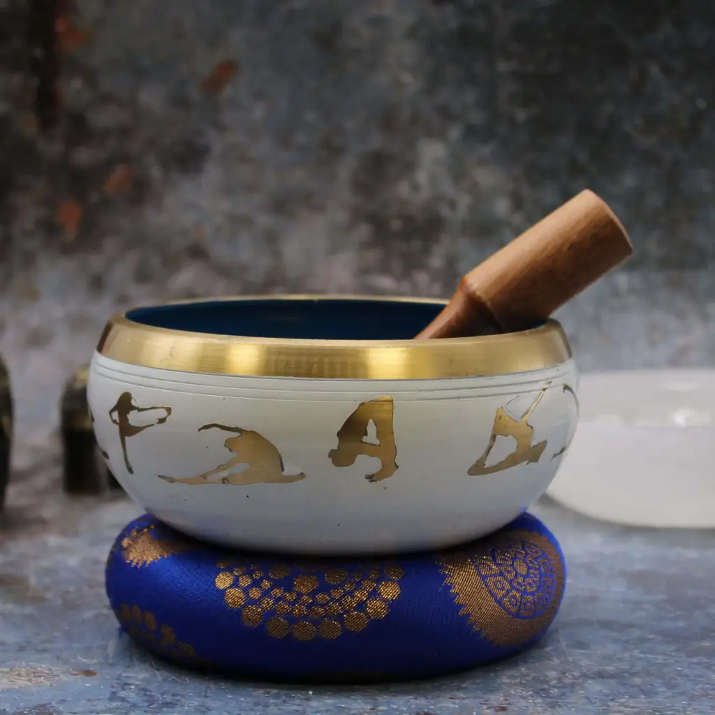 Lrg Yoga Moves Singing Bowl Set- White/Blue 14cm | www.artisangoods.co.uk 4