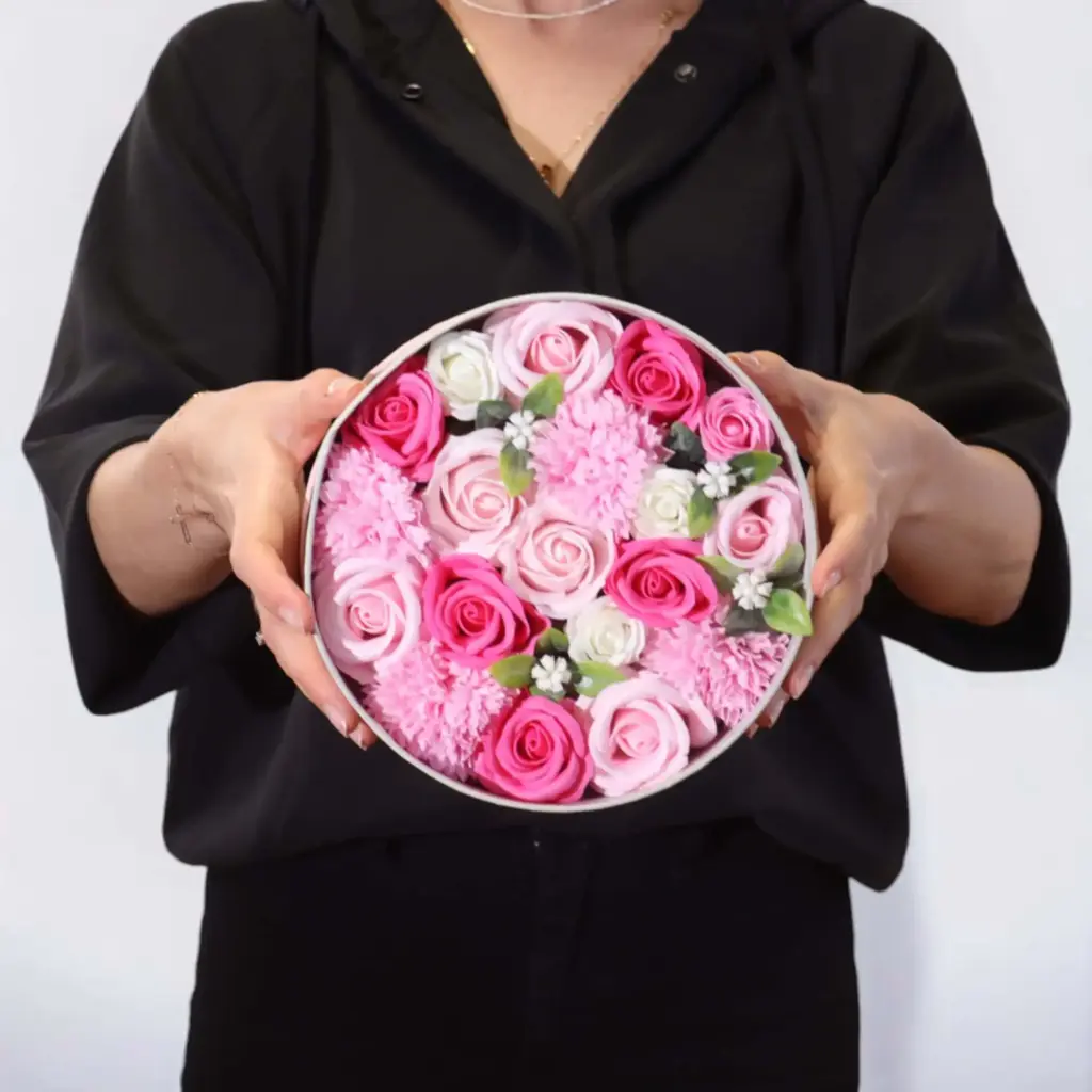 Round Box – Baby Blessings – Pinks | www.artisangoods.co.uk 5