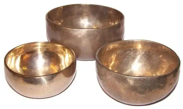 Set of 3 Handmade Brass Singing Bowls | www.artisangoods.co.uk 2 Set of 3 Handmade Brass Singing Bowls | www.artisangoods.co.uk 1