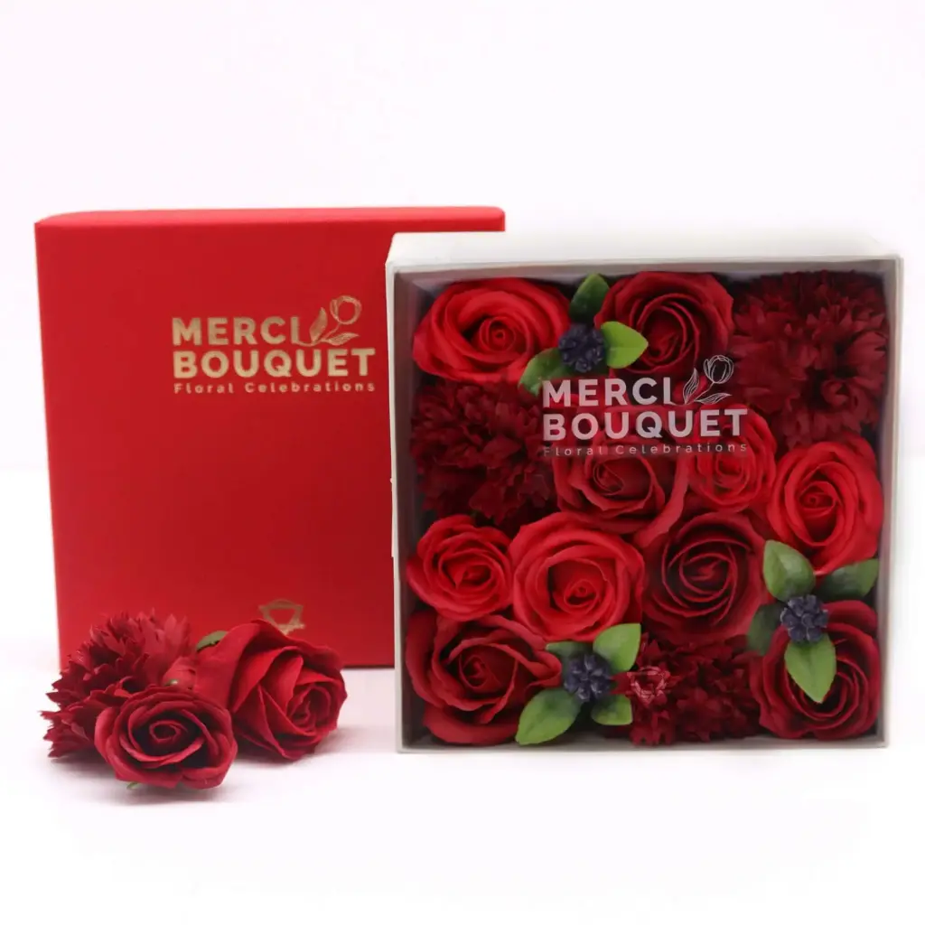 Square Box – Classic Red Roses | www.artisangoods.co.uk 2 Square Box – Classic Red Roses | www.artisangoods.co.uk 2