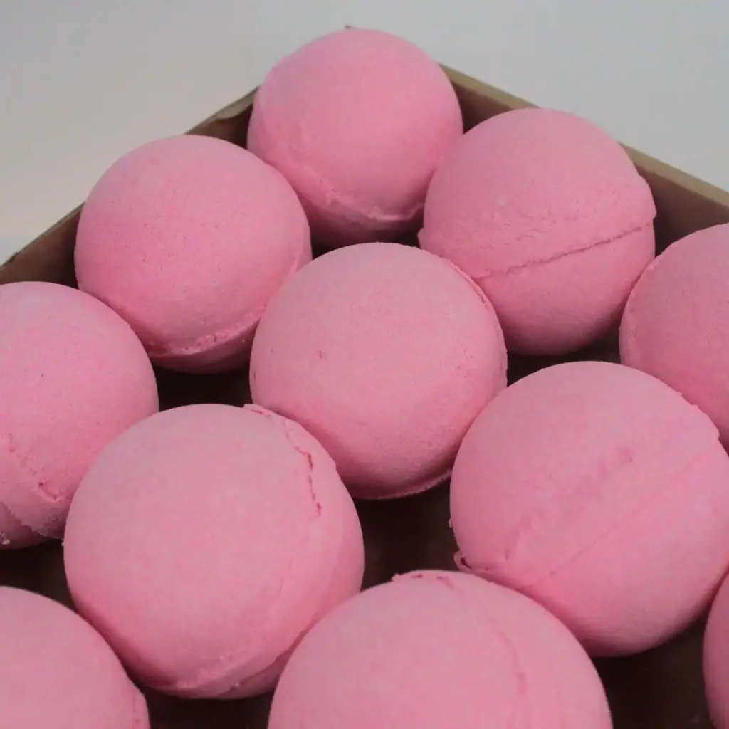 1x Set of 3 Very Berry Bath Bombs | www.artisangoods.co.uk 2 1x Set of 3 Very Berry Bath Bombs | www.artisangoods.co.uk 2