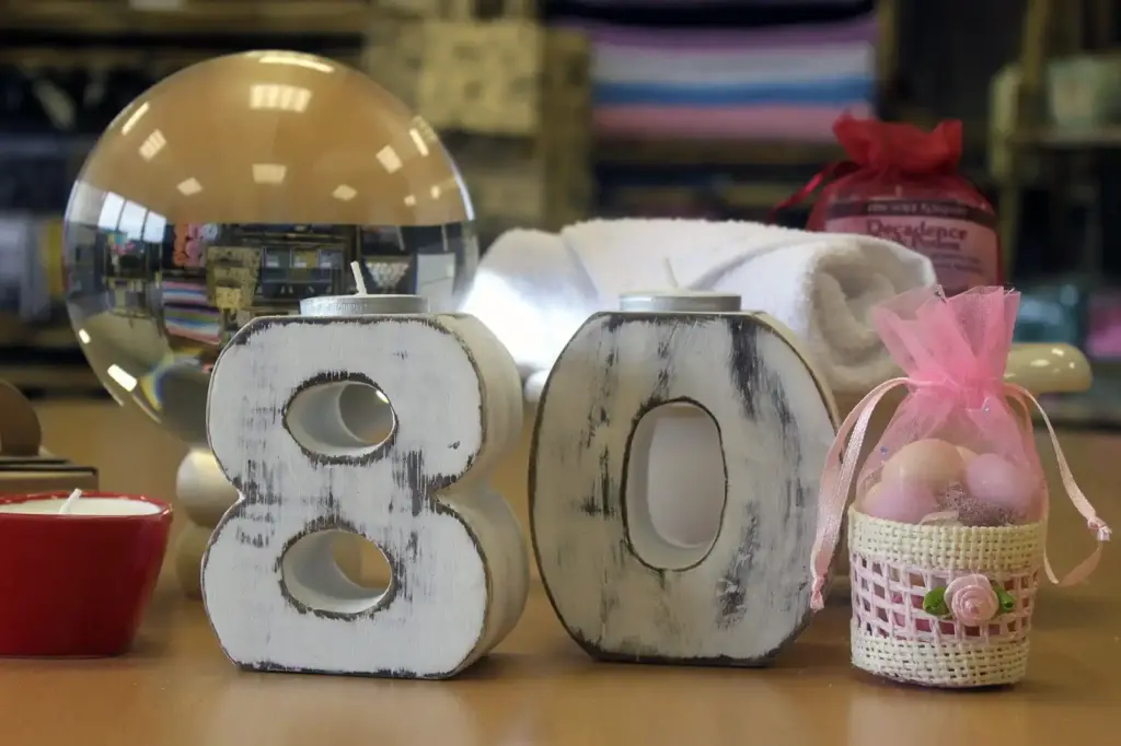 Wooden Birthday Numbers – No.8 | www.artisangoods.co.uk 2