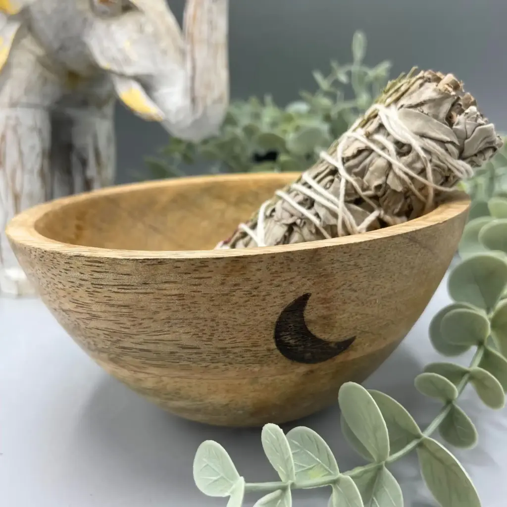Wooden Smudge and Ritual Offerings Bowl – Three Moons – 13x7cm | www.artisangoods.co.uk 2 Wooden Smudge and Ritual Offerings Bowl – Three Moons – 13x7cm | www.artisangoods.co.uk 2